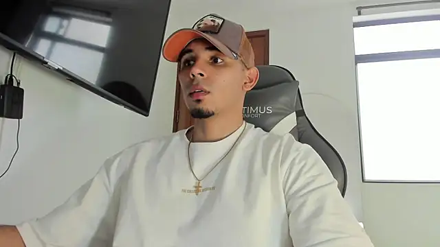 Snapshot of joss_111 chatting on November 1, 2025, 7:05 pm joss 111 online show from November 1, 2025, 7:05 pm