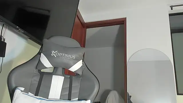 Snapshot of joss_111 chatting on November 18, 2025, 11:15 pm joss 111 online show from November 18, 2025, 11:15 pm