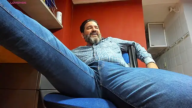 Maxi TheBigDaddy online show from February 28, 2025, 9:23 pm