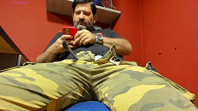 Maxi TheBigDaddy online show from March 15, 2025, 3:06 pm