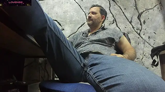 Maxi TheBigDaddy online show from September 13, 2025, 3:56 pm