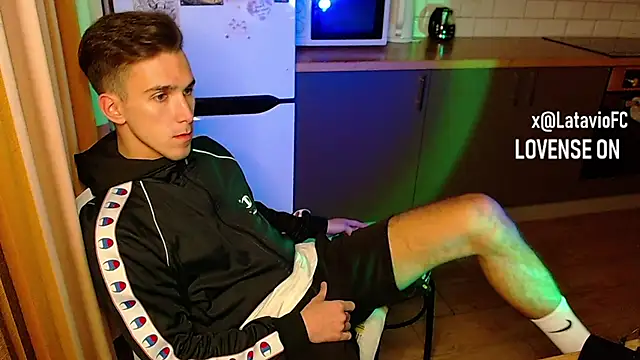 Snapshot of Midnighter_ chatting on September 20, 2025, 7:15 pm Midnighter  online show from September 20, 2025, 7:15 pm