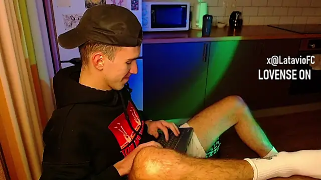 Snapshot of Midnighter_ chatting on September 30, 2025, 2:38 am Midnighter  online show from September 30, 2025, 2:38 am