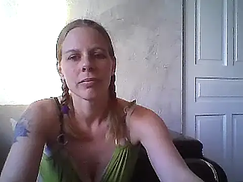 Snapshot of WildScorpio86 chatting on March 2, 2025, 2:43 pm WildScorpio86 online show from March 2, 2025, 2:43 pm