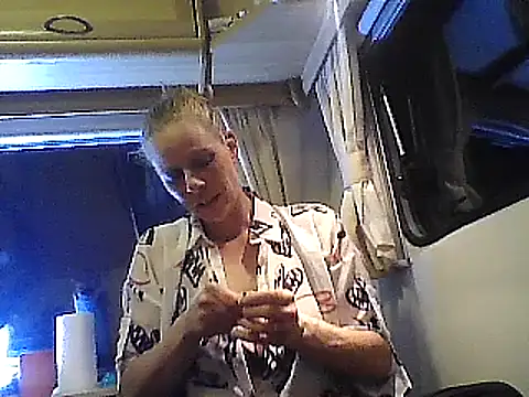 WildScorpio86 online show from December 20, 2025, 2:35 pm