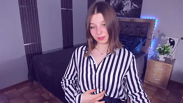 RinaMoore online show from March 14, 2025, 1:46 pm