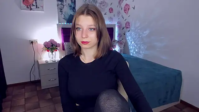 RinaMoore online show from September 16, 2025, 12:28 pm