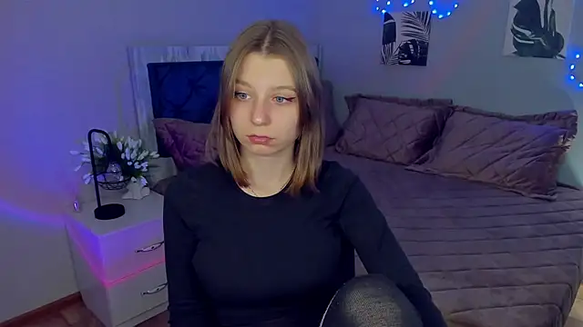 RinaMoore online show from October 14, 2025, 2:51 pm