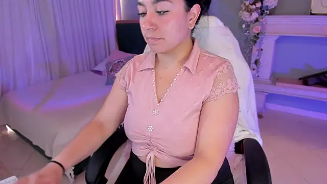 scarlet miller1 online show from March 10, 2025, 12:04 pm