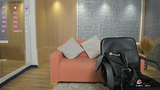 charlottewhitte online show from January 30, 2025, 11:11 am