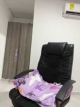 Violetacam 05 online show from September 18, 2025, 5:20 am