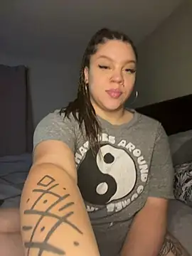 Snapshot of QueenNuttCollector chatting on January 7, 2025, 1:17 am QueenNuttCollector online show from January 7, 2025, 1:17 am