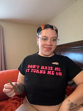 Snapshot of QueenNuttCollector chatting on September 9, 2025, 9:03 pm QueenNuttCollector online show from September 9, 2025, 9:03 pm