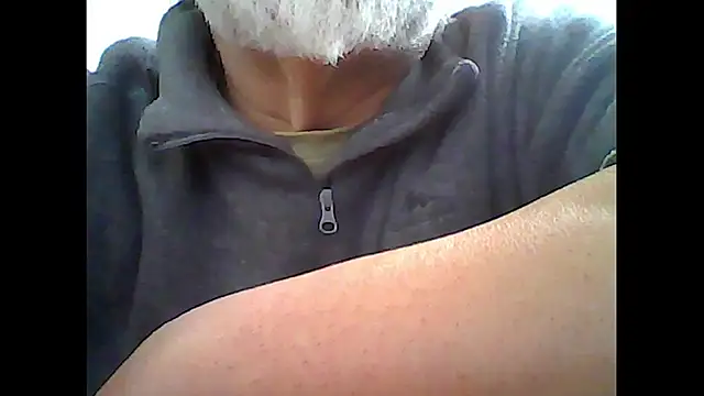 Snapshot of xcimeru chatting on December 19, 2025, 2:24 pm xcimeru online show from December 19, 2025, 2:24 pm