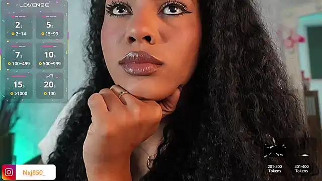 HOTBLACKANDWHITE2 online show from February 24, 2026, 9:57 pm