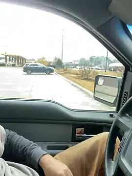 Snapshot of Themechanic420 chatting on December 10, 2024, 4:38 pm Themechanic420 online show from December 10, 2024, 4:38 pm