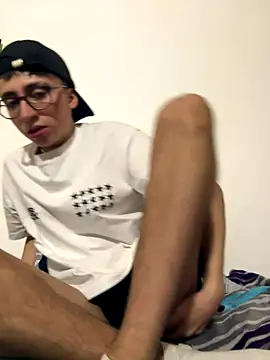 Snapshot of CamiRojas_boy chatting on October 20, 2025, 3:40 am CamiRojas boy online show from October 20, 2025, 3:40 am