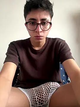Snapshot of CamiRojas_boy chatting on October 21, 2025, 8:53 pm CamiRojas boy online show from October 21, 2025, 8:53 pm