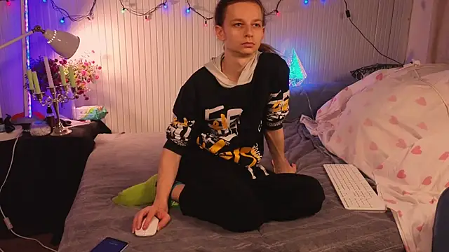 Frank Fraer online show from November 26, 2025, 6:20 pm