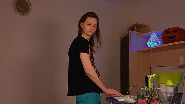 Frank Fraer online show from April 6, 2026, 8:21 pm