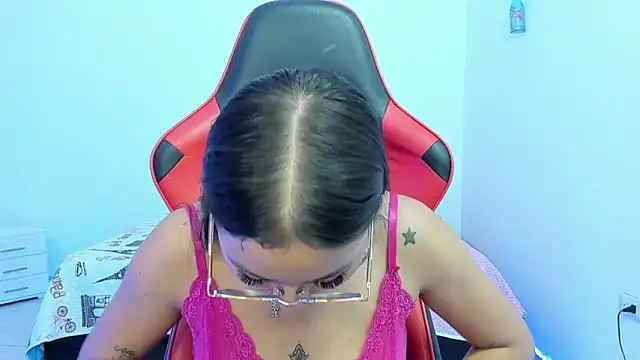 Sweet Coral  online show from March 8, 2026, 9:57 am