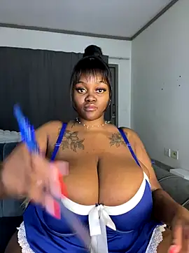 Snapshot of Yung-Missy chatting on October 12, 2025, 1:59 am Yung-Missy online show from October 12, 2025, 1:59 am