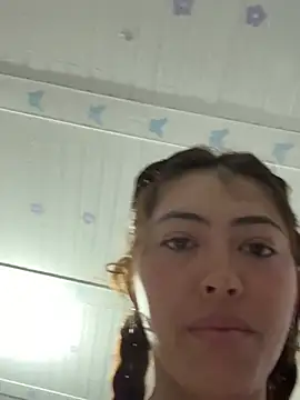 Lauri Greeneyes1 online show from June 7, 2026, 12:31 pm