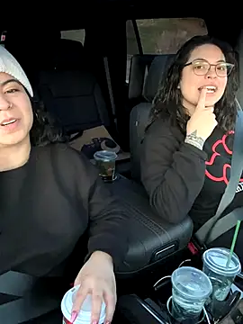 kimmiakiss22 online show from December 18, 2025, 11:00 pm