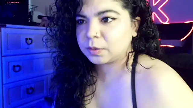 kimmiakiss22 online show from February 28, 2026, 10:44 pm