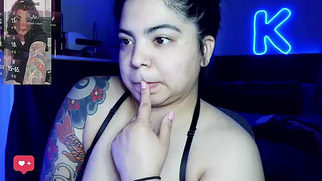 Snapshot of kimmiakiss22 chatting on April 6, 2026, 10:33 pm kimmiakiss22 online show from April 6, 2026, 10:33 pm