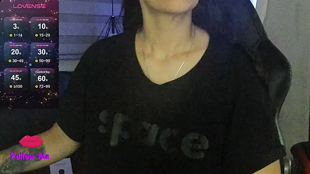 natasha logan  online show from January 19, 2026, 4:05 am