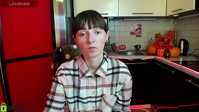 TayanaJons online show from November 14, 2025, 7:51 am