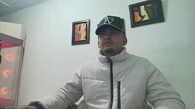 Snapshot of myke_andrade chatting on November 27, 2025, 3:41 am myke andrade online show from November 27, 2025, 3:41 am