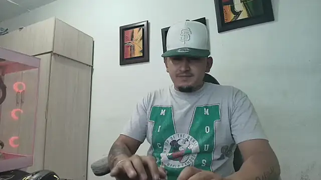 Snapshot of myke_andrade chatting on November 27, 2025, 10:45 pm myke andrade online show from November 27, 2025, 10:45 pm