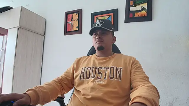 Snapshot of myke_andrade chatting on December 5, 2025, 1:31 pm myke andrade online show from December 5, 2025, 1:31 pm