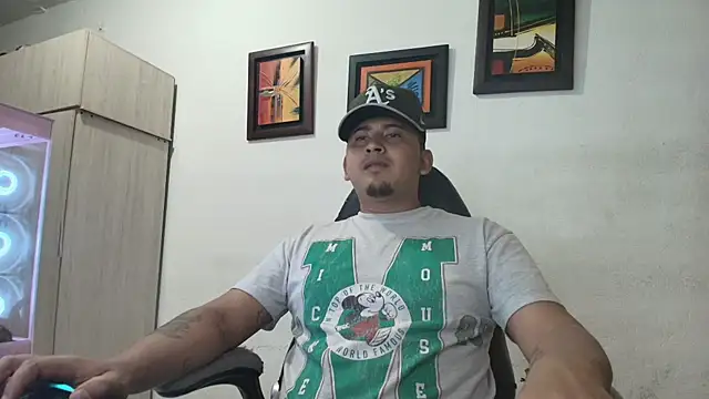 Snapshot of myke_andrade chatting on December 14, 2025, 1:11 am myke andrade online show from December 14, 2025, 1:11 am