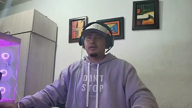 Snapshot of myke_andrade chatting on January 7, 2026, 1:30 am myke andrade online show from January 7, 2026, 1:30 am