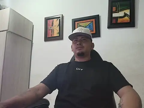 Snapshot of myke_andrade chatting on January 12, 2026, 11:59 am myke andrade online show from January 12, 2026, 11:59 am