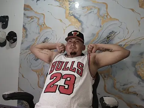 Snapshot of myke_andrade chatting on February 12, 2026, 5:35 am myke andrade online show from February 12, 2026, 5:35 am