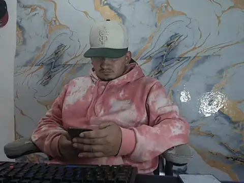 Snapshot of myke_andrade chatting on February 24, 2026, 9:35 pm myke andrade online show from February 24, 2026, 9:35 pm