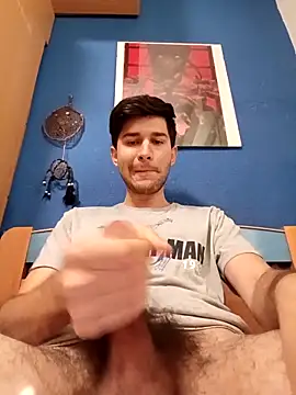 Esti02 online show from October 6, 2025, 9:18 am