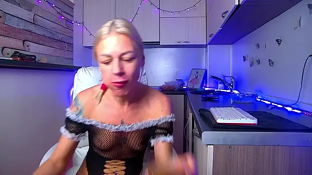 Skinny Nally online show from April 14, 2026, 1:22 am