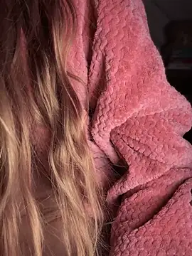 Snapshot of GoldenFlameGoddess chatting on October 23, 2025, 2:16 pm GoldenFlameGoddess online show from October 23, 2025, 2:16 pm