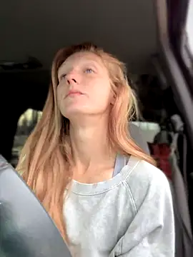 Snapshot of GoldenFlameGoddess chatting on October 24, 2025, 4:47 pm GoldenFlameGoddess online show from October 24, 2025, 4:47 pm