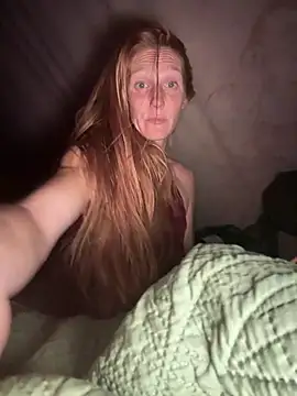 Snapshot of GoldenFlameGoddess chatting on November 4, 2025, 1:38 am GoldenFlameGoddess online show from November 4, 2025, 1:38 am