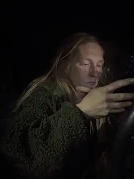 Snapshot of GoldenFlameGoddess chatting on November 26, 2025, 3:29 am GoldenFlameGoddess online show from November 26, 2025, 3:29 am