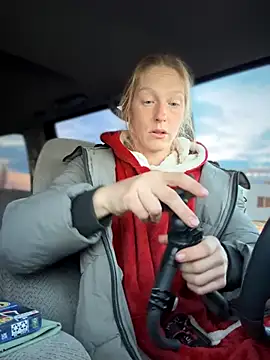 Snapshot of GoldenFlameGoddess chatting on November 30, 2025, 3:16 pm GoldenFlameGoddess online show from November 30, 2025, 3:16 pm