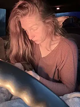 Snapshot of GoldenFlameGoddess chatting on December 16, 2025, 3:17 pm GoldenFlameGoddess online show from December 16, 2025, 3:17 pm