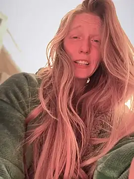 Snapshot of GoldenFlameGoddess chatting on February 22, 2026, 4:16 pm GoldenFlameGoddess online show from February 22, 2026, 4:16 pm