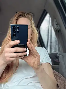 Snapshot of GoldenFlameGoddess chatting on February 23, 2026, 4:15 pm GoldenFlameGoddess online show from February 23, 2026, 4:15 pm